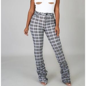 Plaid Scrunch Pants. Size Small. Never Worn